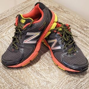 New Balance 680 V2 Womens Running Shoes